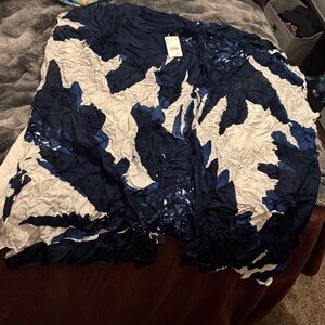 Versona Navy and White